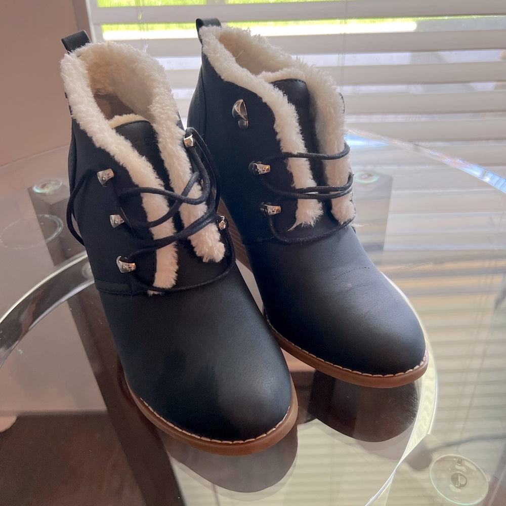 Nautica Gavina Women's Fur lined Wedge Shoe